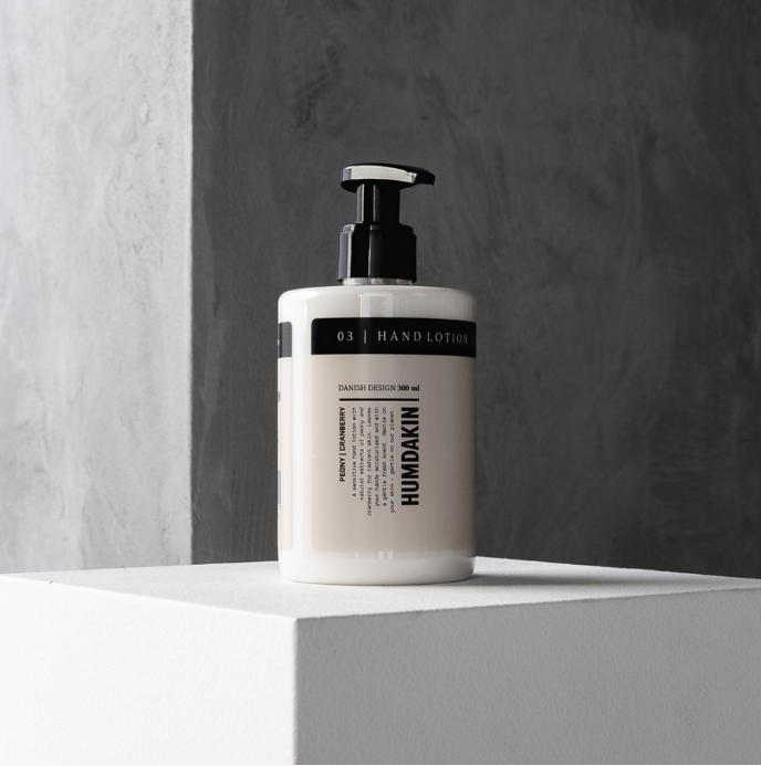 03 HÅNDKREM PEONY & CRANBERRY, 300 ML