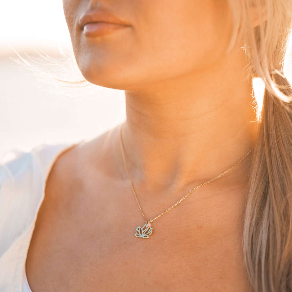 LOTUS SMYKKE I SØLV MED ROSENKVARTS