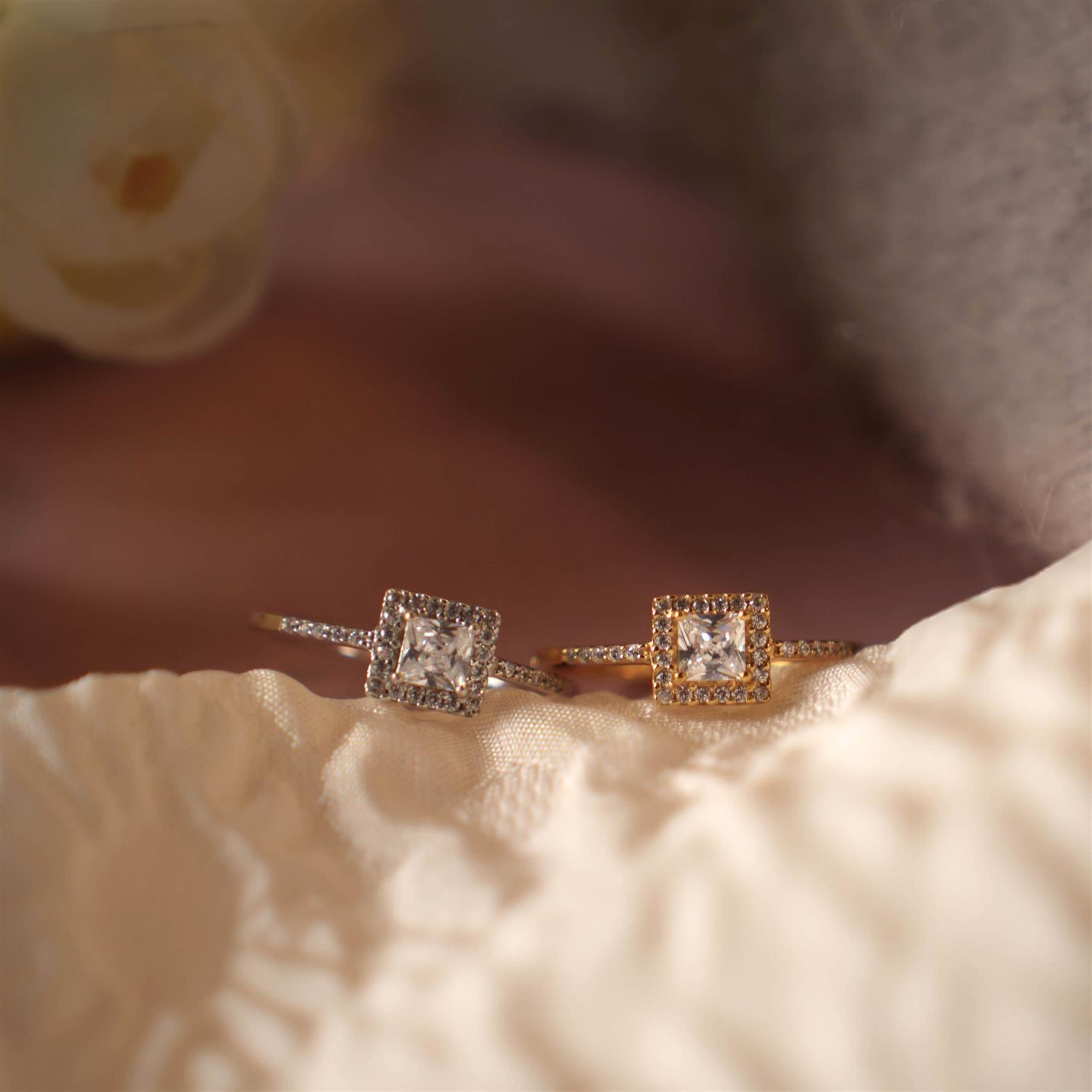 Luxe ring i forgylt sølv med zirkonia