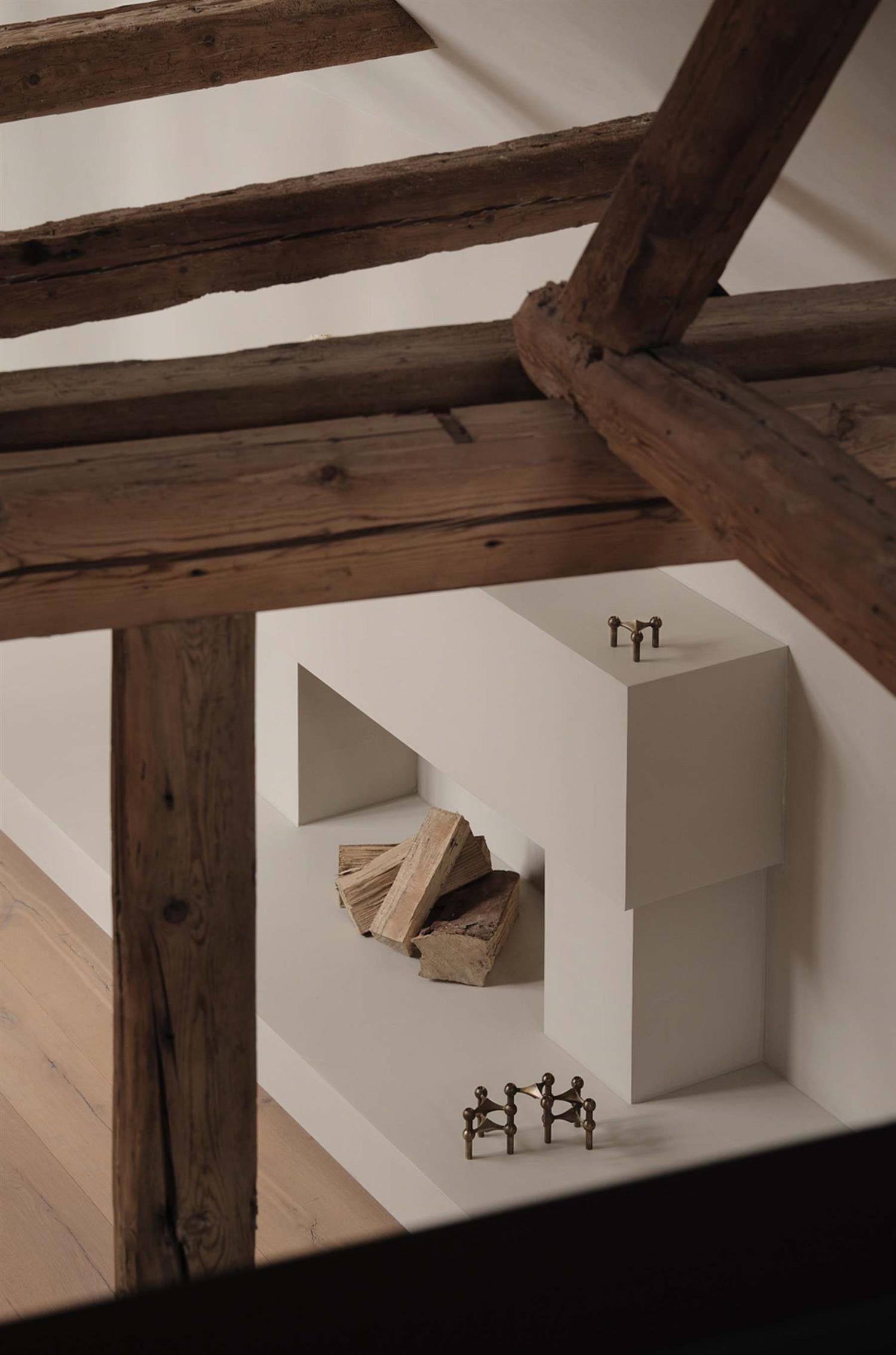 Lysestake, Bronzed brass