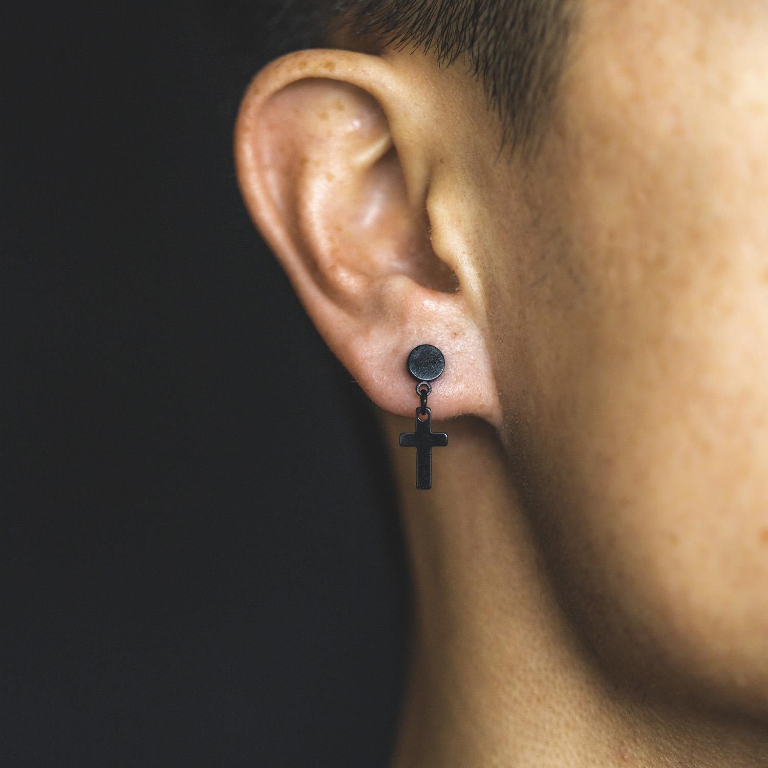 Alexander - Øredobber i stål, Svart Kors