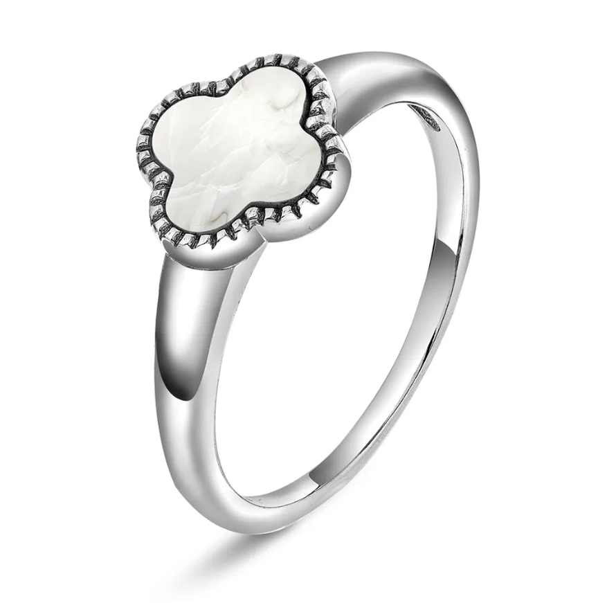 Ring i sølv, Hvit kløver