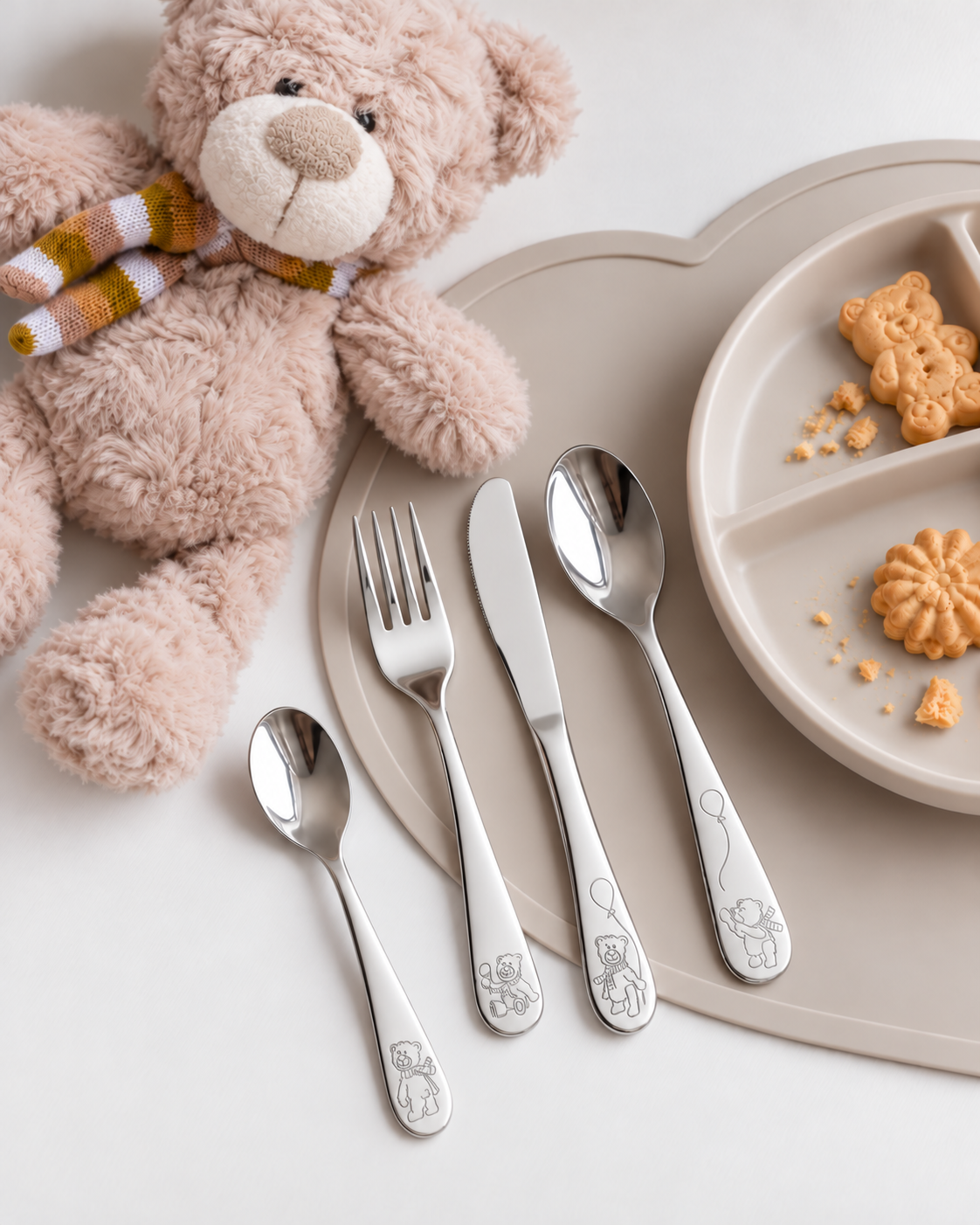 Stålbestikk, 4 deler med bamse