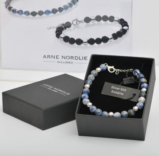 Armbånd i sølv med sort agat, 4 mm