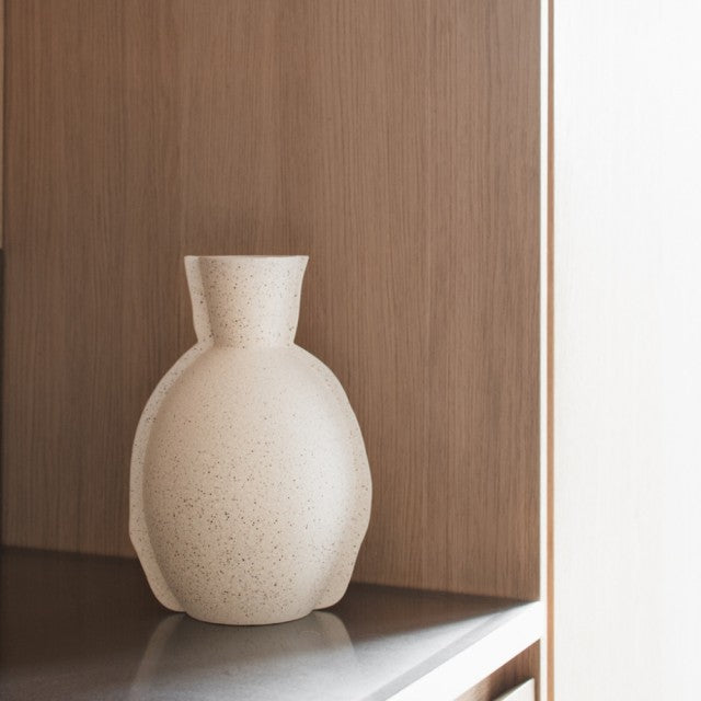 Edge Vase, Cream Dot
