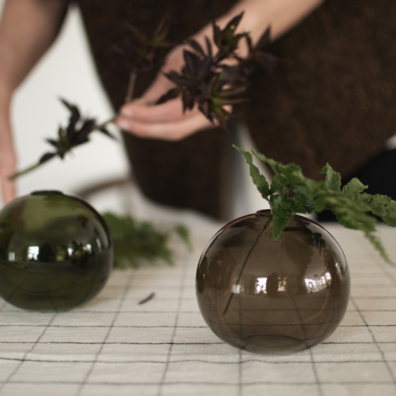 Ball Vase Ø10, Brown
