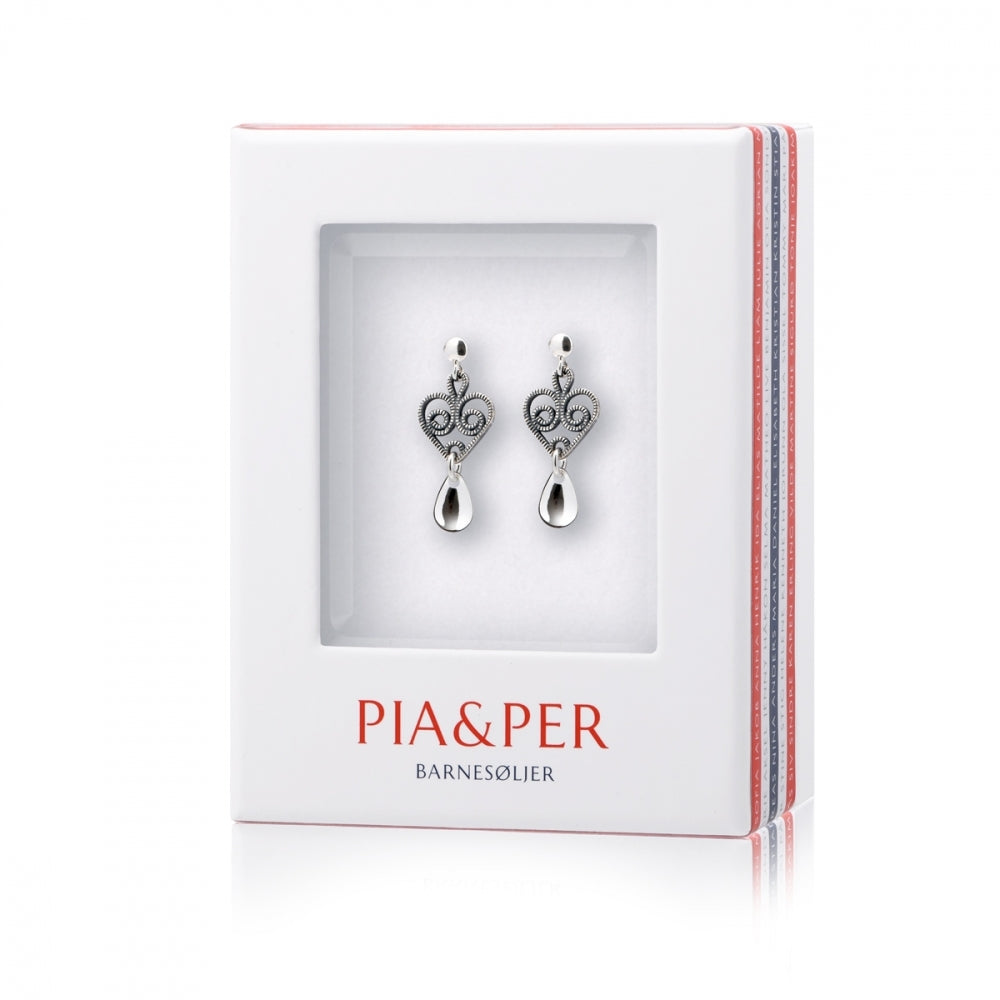 Pia & Per Øreheng, oksidert m/løv