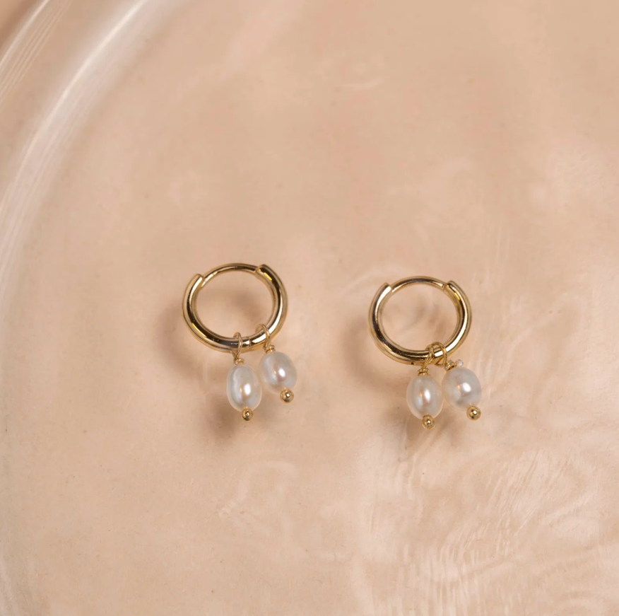 Isle øredobber i forgylt sølv med ferskvannsperle