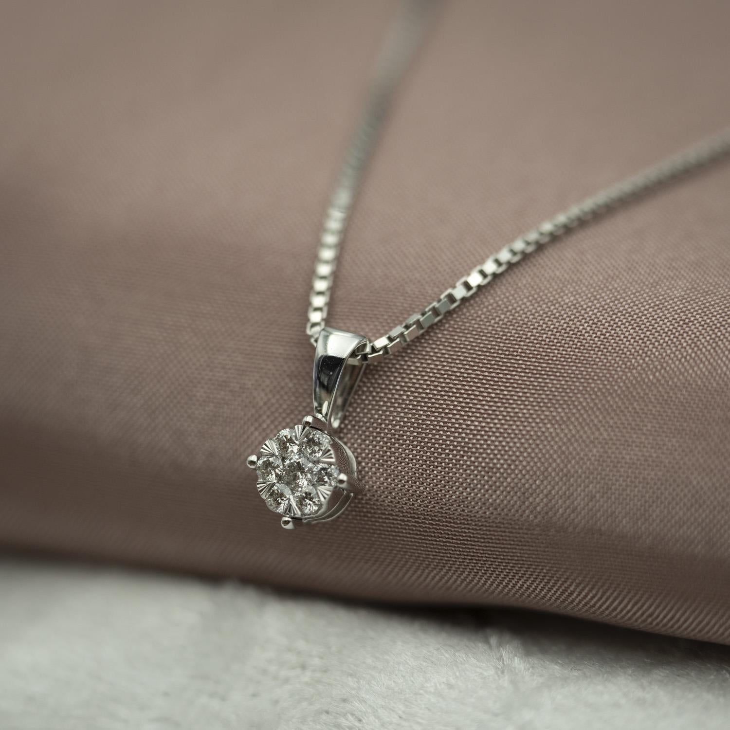 Smykke i hvitt gull med diamanter 0,12ct WP