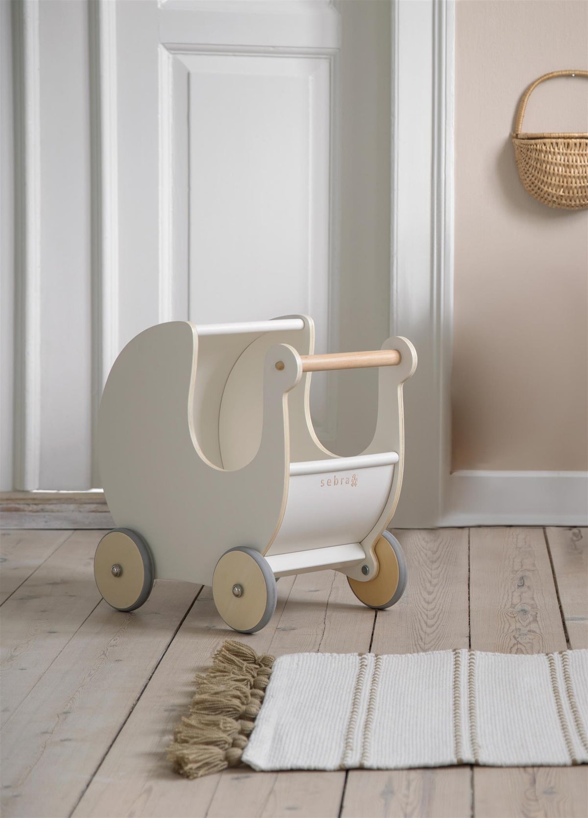 Dukkevogn, Classic White