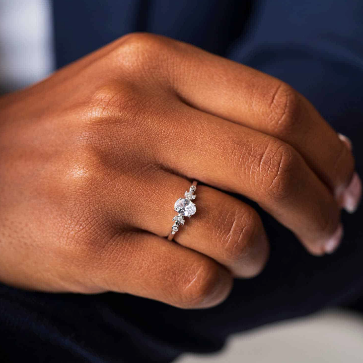 Cora ring i sølv, hvit zirkonia