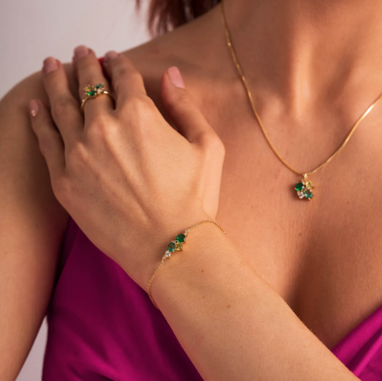 GLAM ARMBÅND MED GRØNN ZIRKONIA